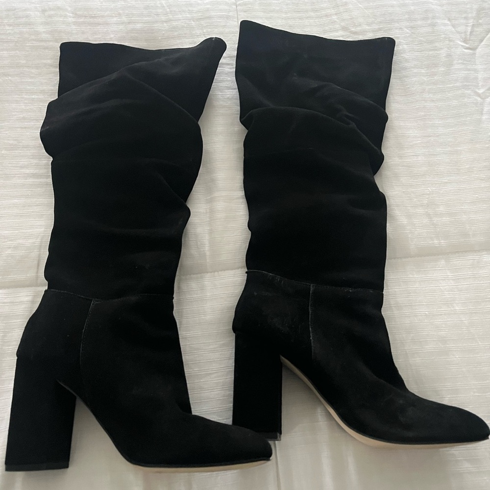 Elegant Black Suede Knee-High Boots
Only worn once. Great condition